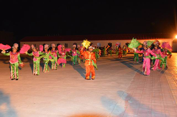 嫩干项目部响起秧歌乐曲声