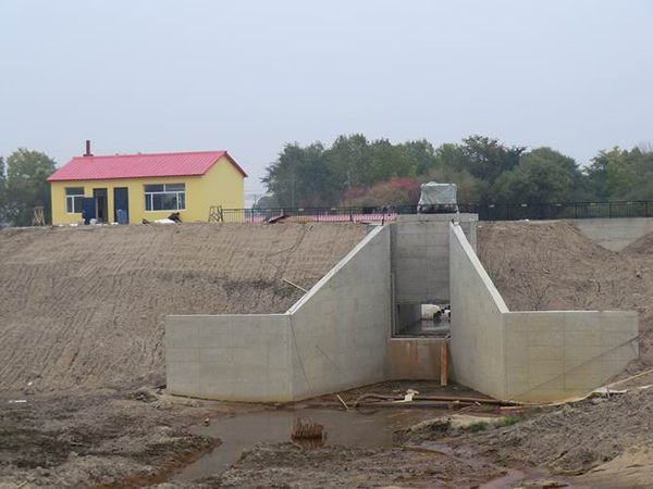 【六公司前线报道】——水利精兵奋战安邦河